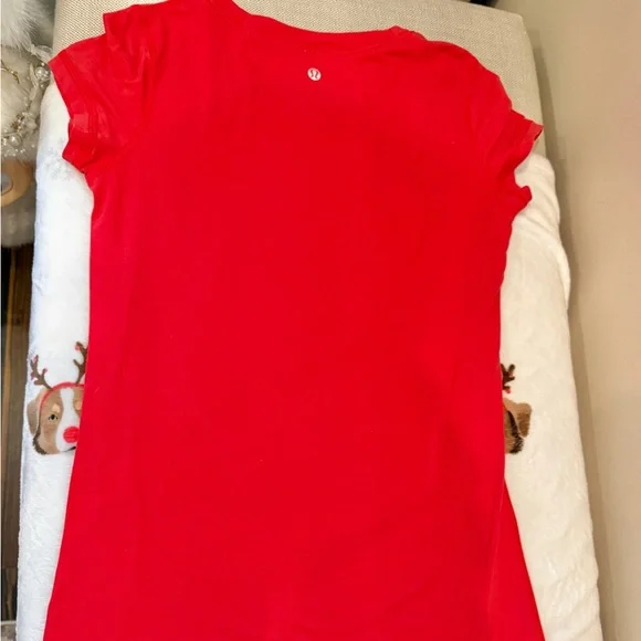 Lululemon 'I Love Hockey' T-Shirt - Picture 4 of 5